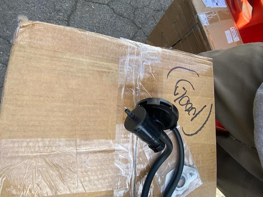 FACTORY STYLE EGR VALVE COMPATIBLE 95-00 STRATUS / CIRRUS 2.5L , 96-00 SEBRING 2.5L