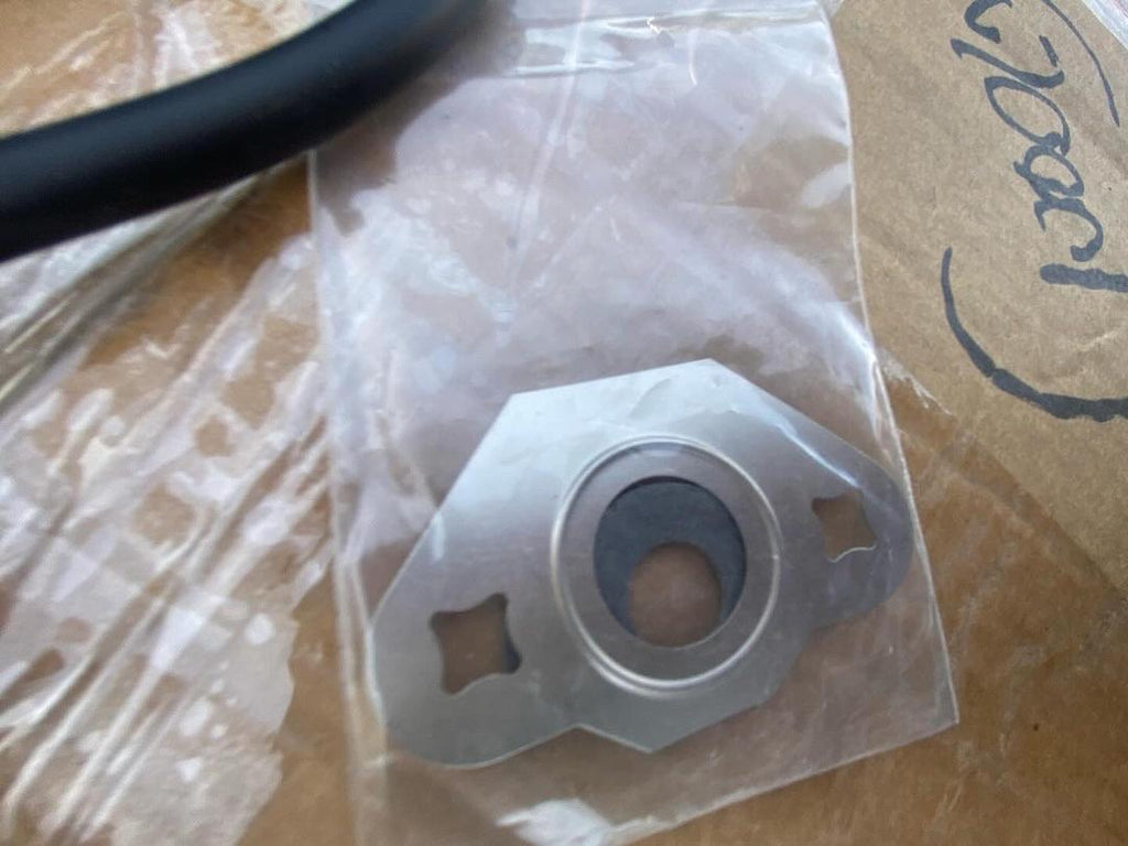 FACTORY STYLE EGR VALVE COMPATIBLE 95-00 STRATUS / CIRRUS 2.5L , 96-00 SEBRING 2.5L