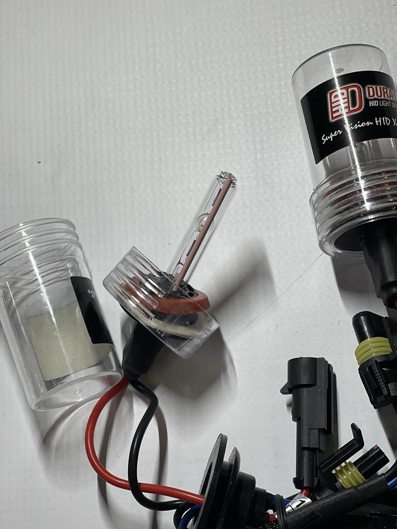 H9 10000K PAIR IF HID BULBS (BULBS ONLY NO BALLAST)