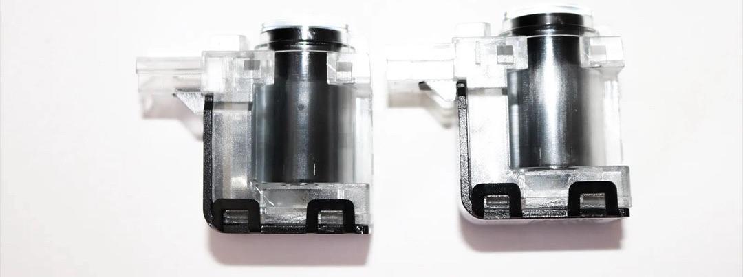 84511731 | 2022-2024 XT5, XT6 LED DOOR PUDDLE LIGHTS W PROJECTION LOGO pair