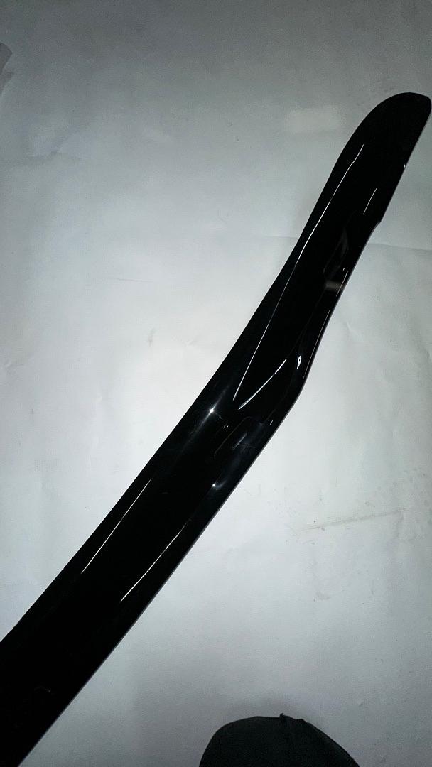 99-06 SIERRA/00-06 YUKON BUGFLECTOR HOOD SHIELD BLACM