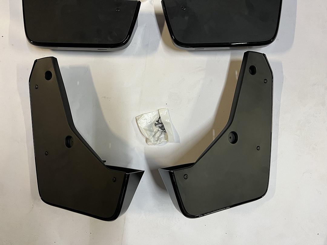 84689683 + 2021-2023 Cadillac Escalade 4pc Black Raven Front & Rear Splash Guards GM OEM