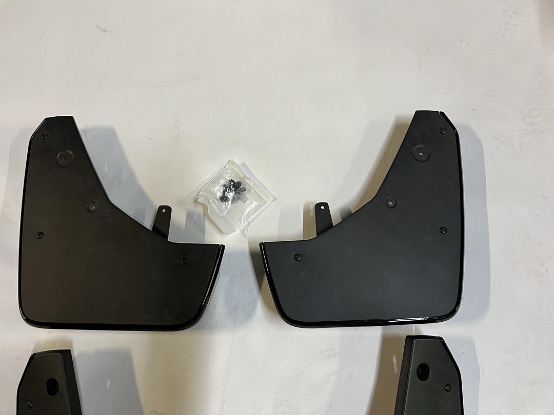 84689683 + 2021-2023 Cadillac Escalade 4pc Black Raven Front & Rear Splash Guards GM OEM