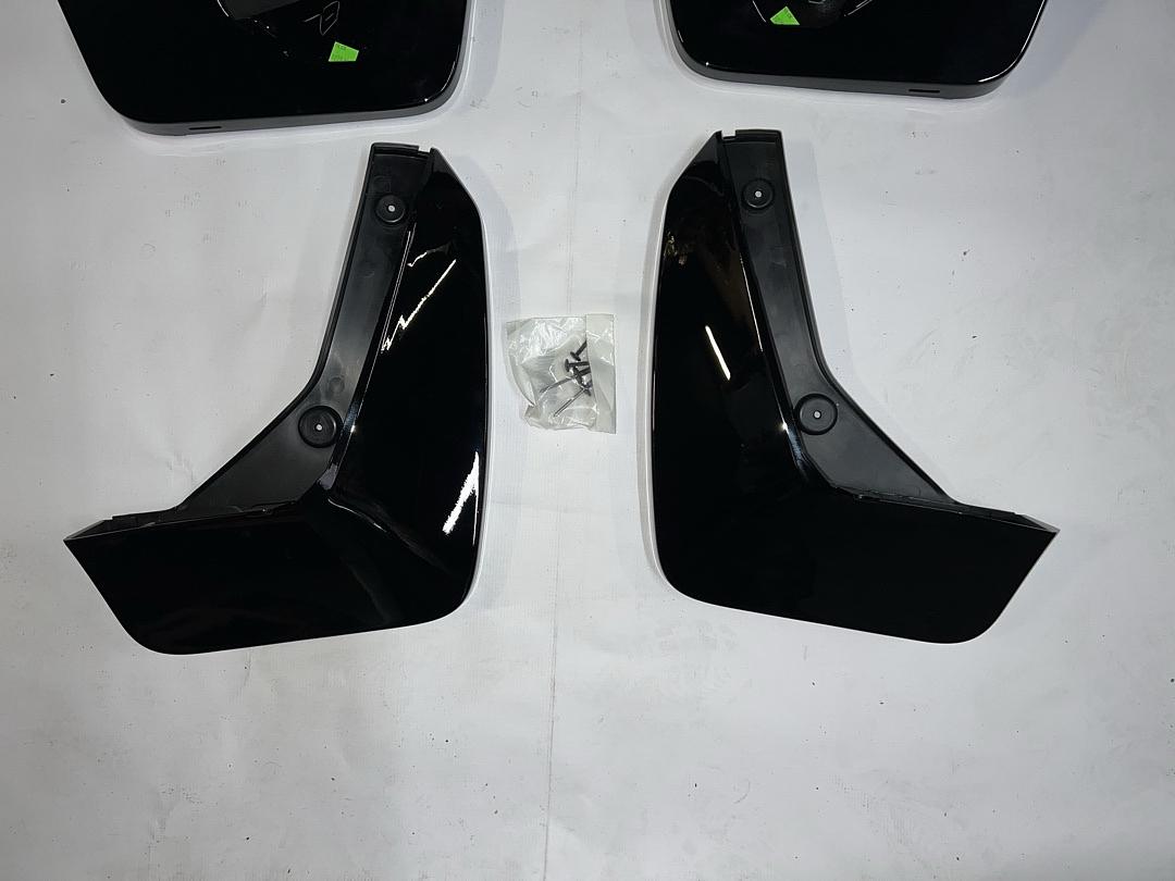 84689683 + 2021-2023 Cadillac Escalade 4pc Black Raven Front & Rear Splash Guards GM OEM