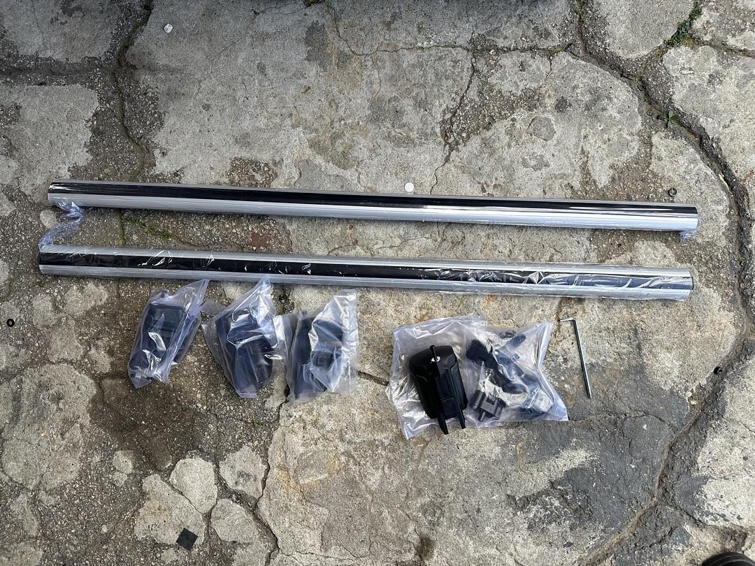 48” UNIVERSAL ROOF CROSS BARS GREY/BLACK W KEY
