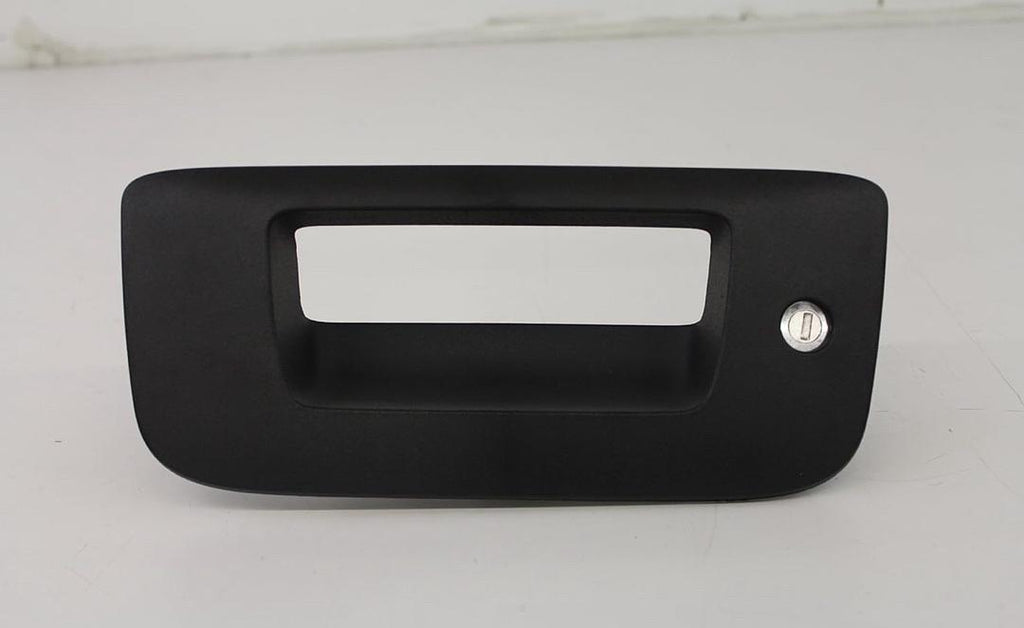 07-14 CHEVY SILVERADO TAILLGATE HANDLE COVER W/KEY