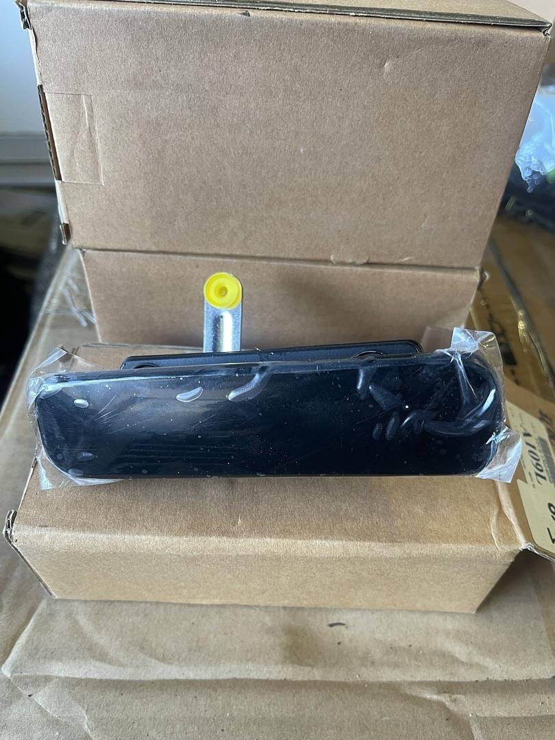 99-07 FORD ECONOLINE LEFT DRIVER DOOR HANDLE BLACK GLOSSY METAL