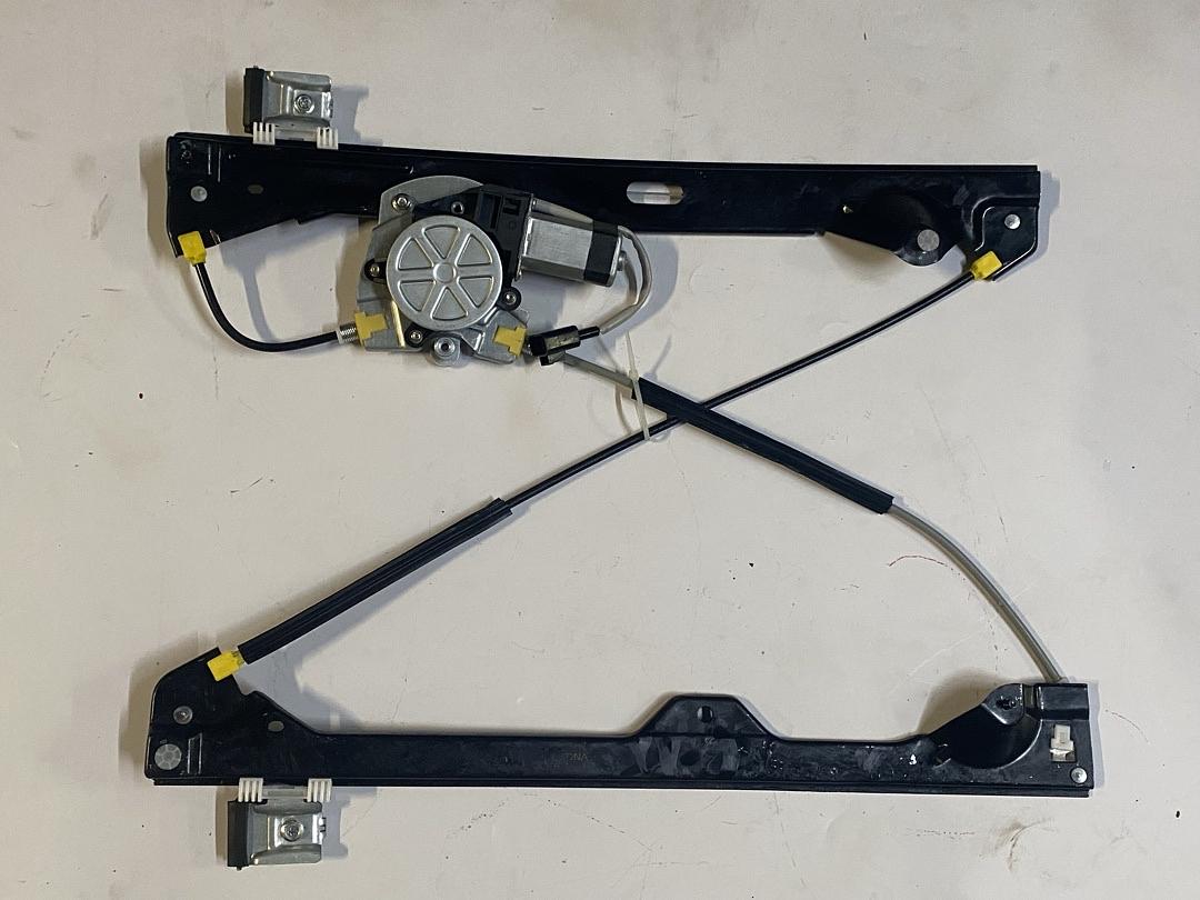 07-13 AVALANCHE/CHEYENNE/SILVERADO SIERRA 1500, 07-14 ESCALADE/SUBURBAN/YUKON XL 1500 REAR LEFT DRIVER SIDE POWER WINDOW REGULATOR & MOTOR ASSEMBLY