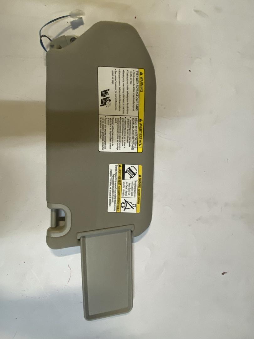 13-19 Nissan Pathfinder, 2013 Infiniti JX35 14-19 Infiniti QX60 Drivers sun visor