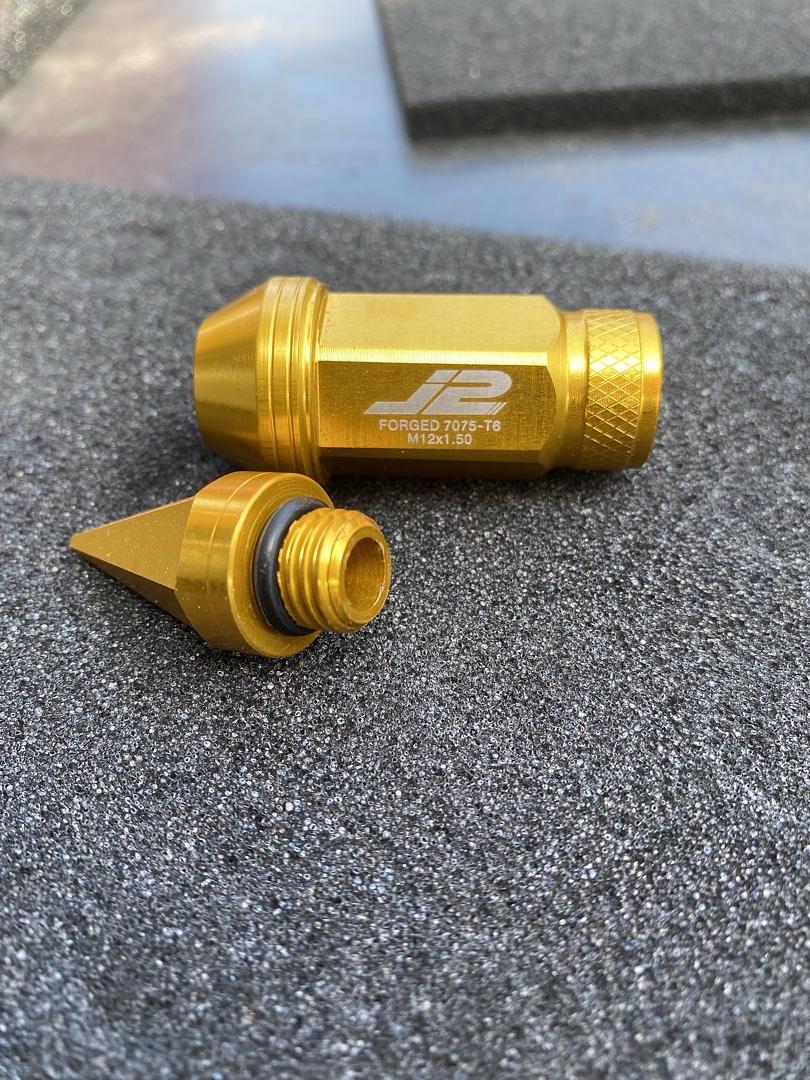 7075 ALUMINUM GOLD M12X1.5 20PCS L: 80MM SPIKY CAP LUG NUT W/ADAPTER