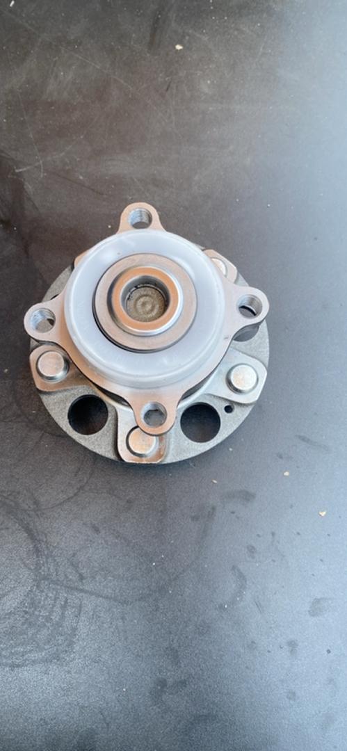 REAR WHEEL BEARING HUB ASSEMBLY COMPATIBLE WITH 15-19 ACURA TLX / 09-14 TSX / 08-15 ACCORD
