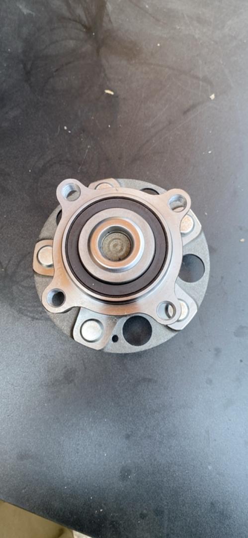 REAR WHEEL BEARING HUB ASSEMBLY COMPATIBLE WITH 15-19 ACURA TLX / 09-14 TSX / 08-15 ACCORD