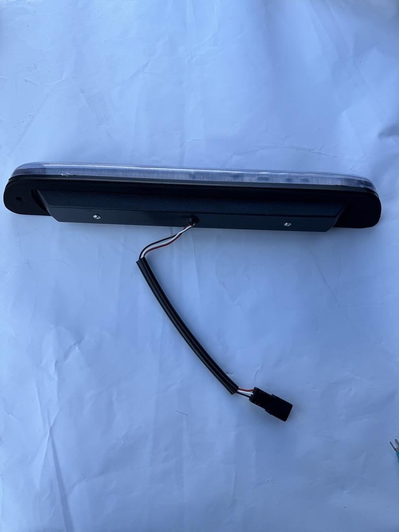 04-12 COLORADO 04-12 CANYON 06-08 I-SERIES THIRD BRAKE LIGHT
