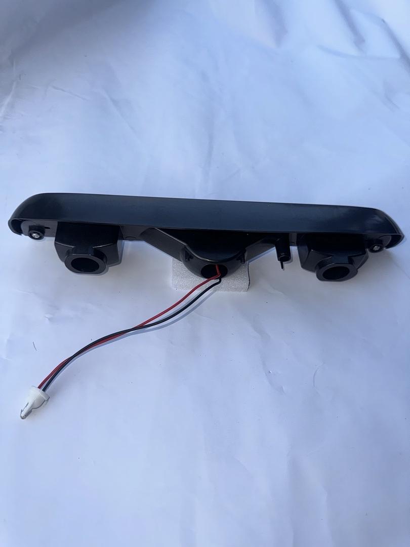 92-96 FORD F150 BRONCO 92-97 F250 F350 THIRD BRAKE LIGHT