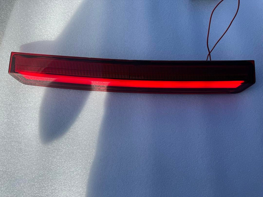 15-20 CHEVY TAHOE 15-20 SUBURBAN 16-19 SUBURBAN 3500HD RED THIRD BRAKE LIGHT