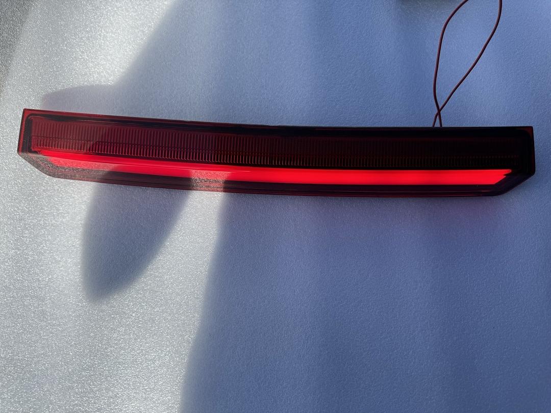 15-20 CHEVY TAHOE 15-20 SUBURBAN 16-19 SUBURBAN 3500HD RED THIRD BRAKE LIGHT