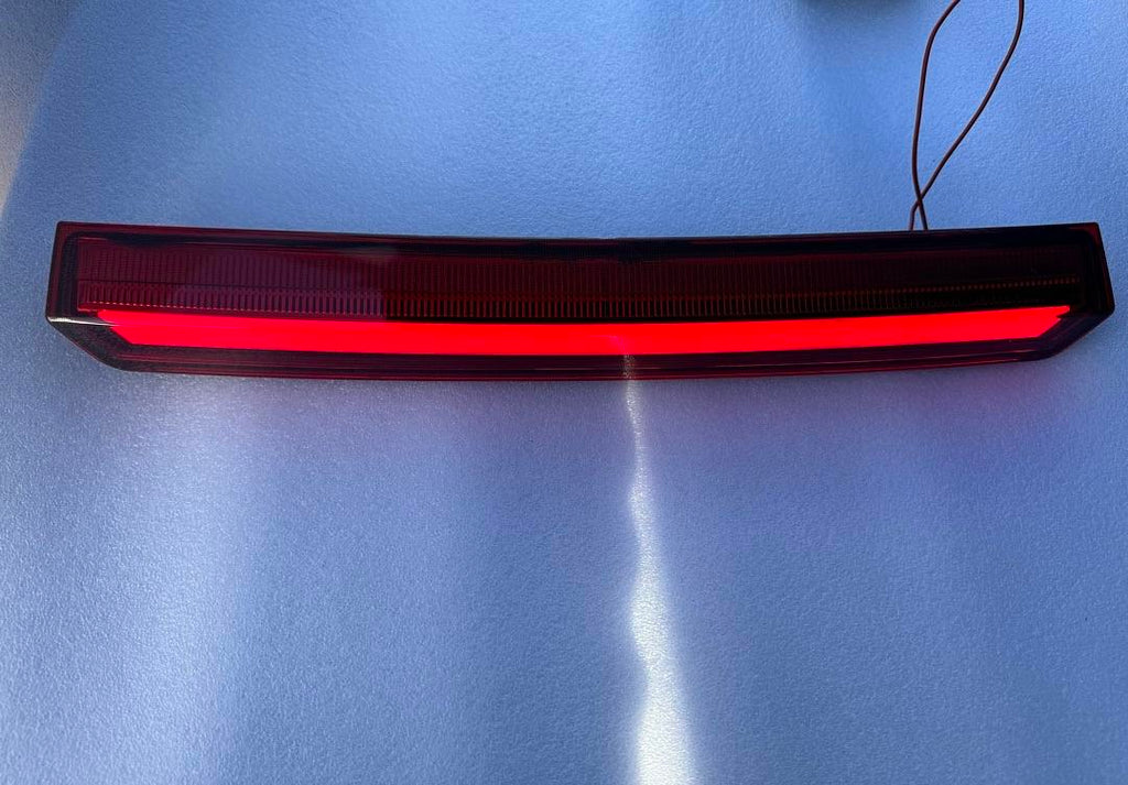 15-20 CHEVY TAHOE 15-20 SUBURBAN 16-19 SUBURBAN 3500HD RED THIRD BRAKE LIGHT