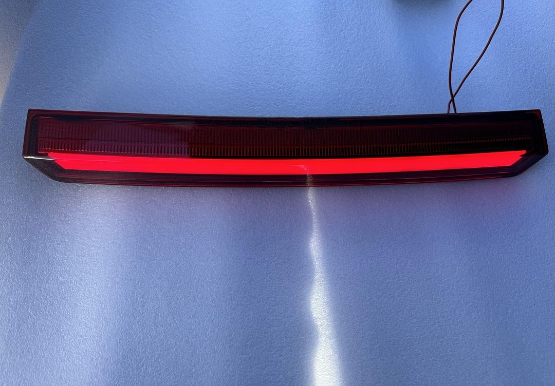 15-20 CHEVY TAHOE 15-20 SUBURBAN 16-19 SUBURBAN 3500HD RED THIRD BRAKE LIGHT