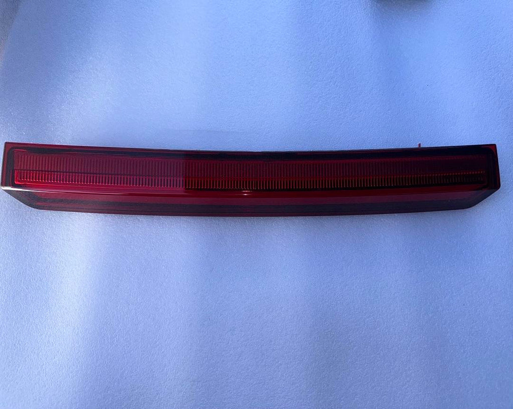 15-20 CHEVY TAHOE 15-20 SUBURBAN 16-19 SUBURBAN 3500HD RED THIRD BRAKE LIGHT