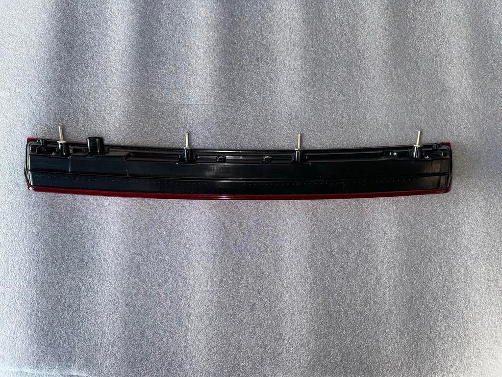 15-20 CHEVY TAHOE 15-20 SUBURBAN 16-19 SUBURBAN 3500HD RED THIRD BRAKE LIGHT