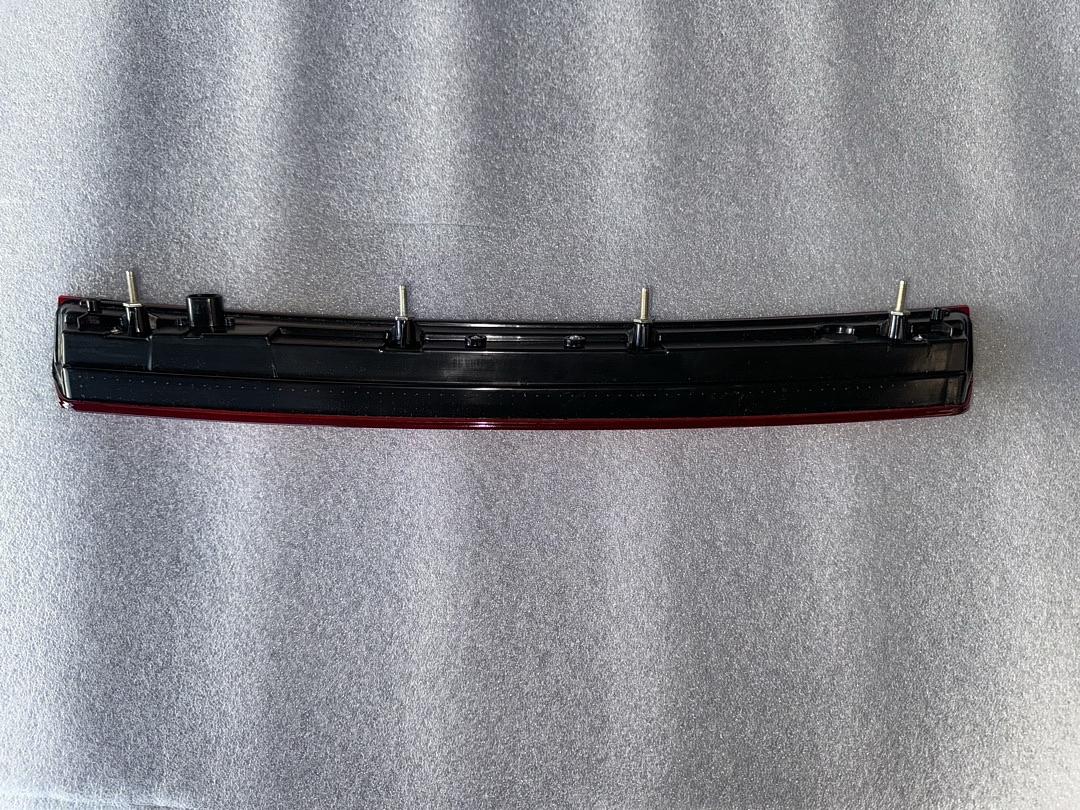 15-20 CHEVY TAHOE 15-20 SUBURBAN 16-19 SUBURBAN 3500HD RED THIRD BRAKE LIGHT