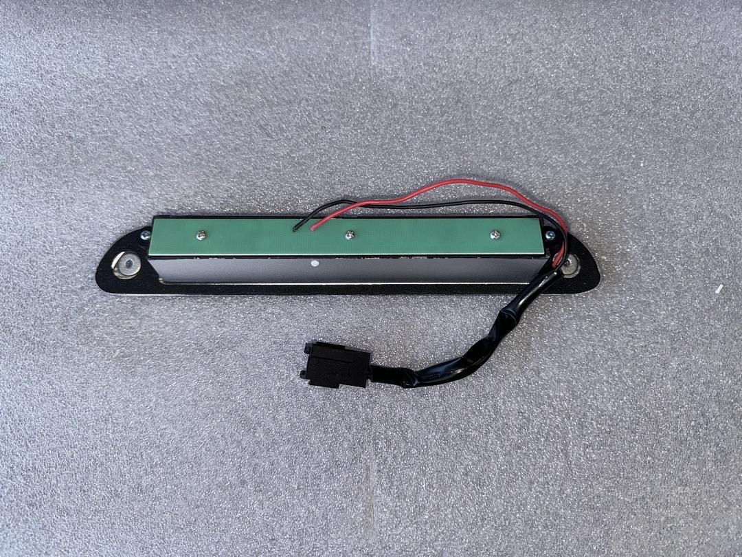 01-07 FORD ESCAPE 05-07 MARINER BLACK THIRD BREAK LIGHT