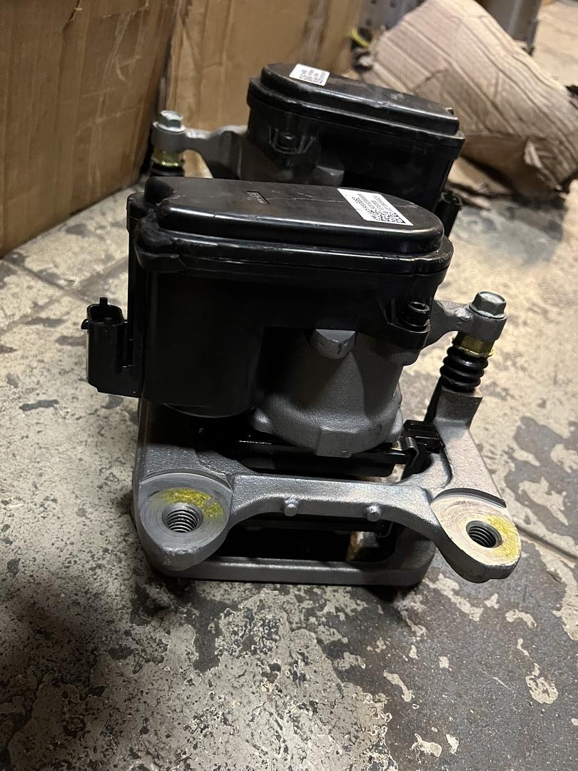 84805861 | + left and right rear electric caliper for GM 21-23 Cadillac escalade tahoe suburban