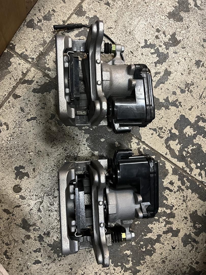 84805861 | + left and right rear electric caliper for GM 21-23 Cadillac escalade tahoe suburban