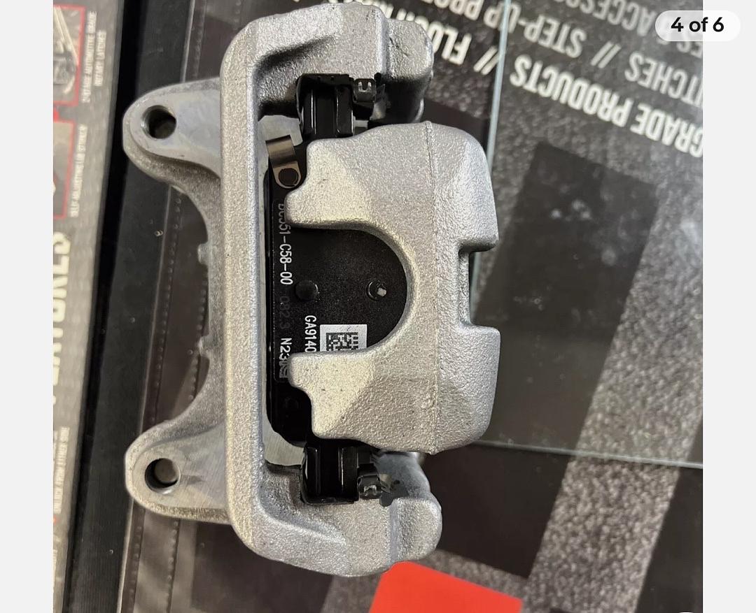 85138730 | + 85138731 pair of GM rear calipers for 2019+ chevy silverado Gmc sierra 2021+ tahoe yukon escalade