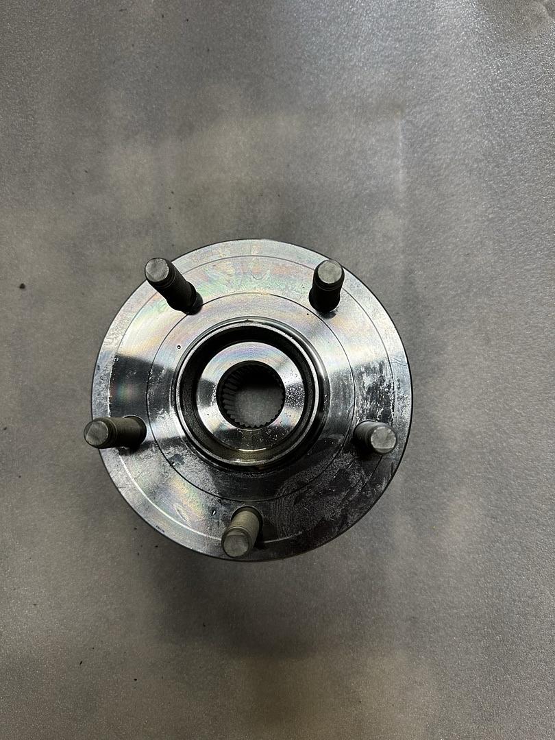 11-22 DURANGO / 11-21 GRAND CHEROKEE, SILVER FRONT WHEEL BEARING HUB ASSEMBLY