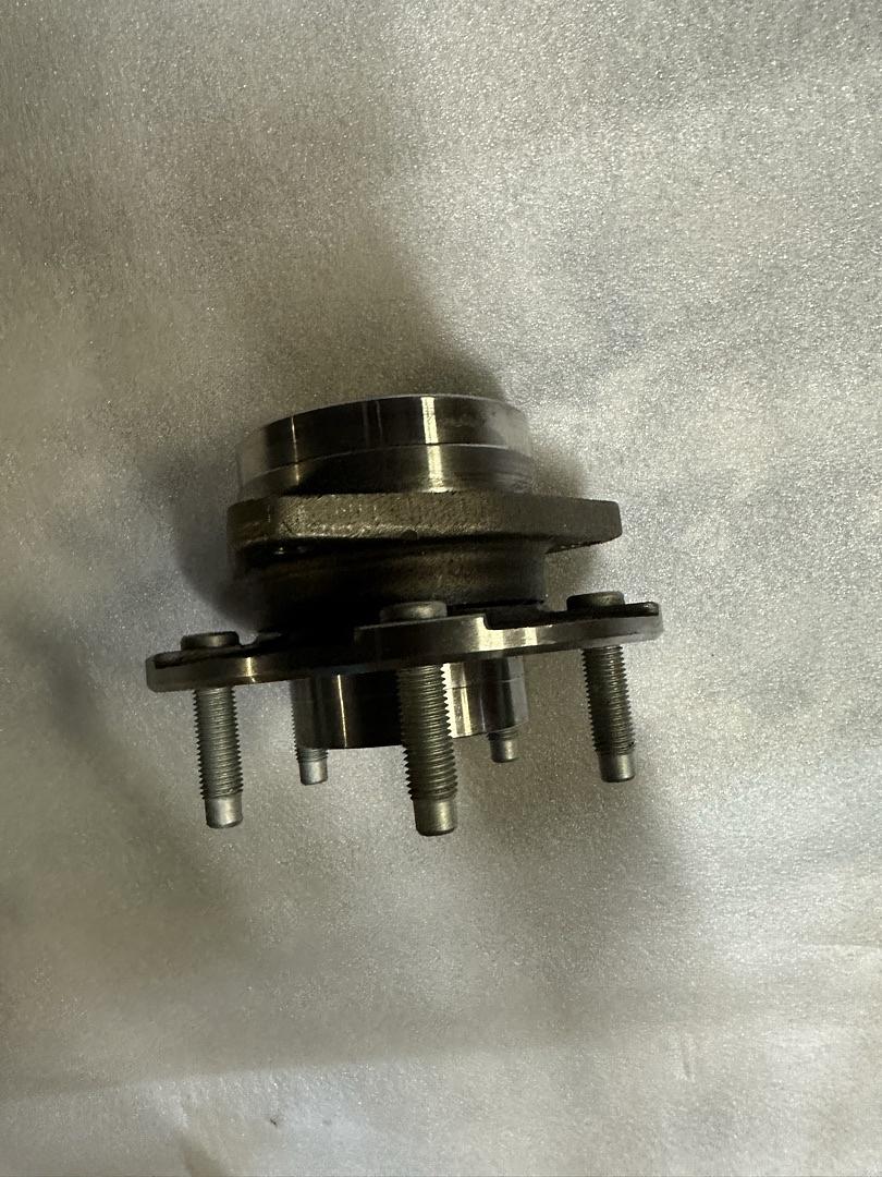 02-07 SATURN VUE /2005 EQUINOX /2006 TORRENT FRONT WHEEL BEARING HUB ASSEMBLY