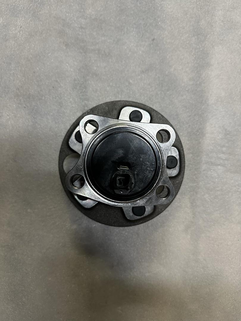 09-17 VIBE / 09-19 TOYOTA COROLLA/ 09-13 MATRIX 1.8L 2WD REAR BEARING HUB