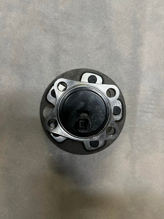 09-17 VIBE / 09-19 TOYOTA COROLLA/ 09-13 MATRIX 1.8L 2WD REAR BEARING HUB