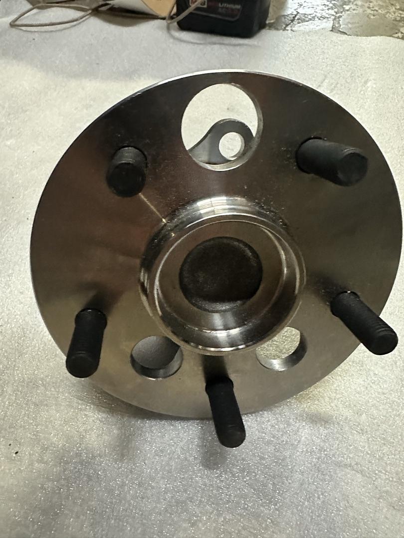 09-17 VIBE / 09-19 TOYOTA COROLLA/ 09-13 MATRIX 1.8L 2WD REAR BEARING HUB