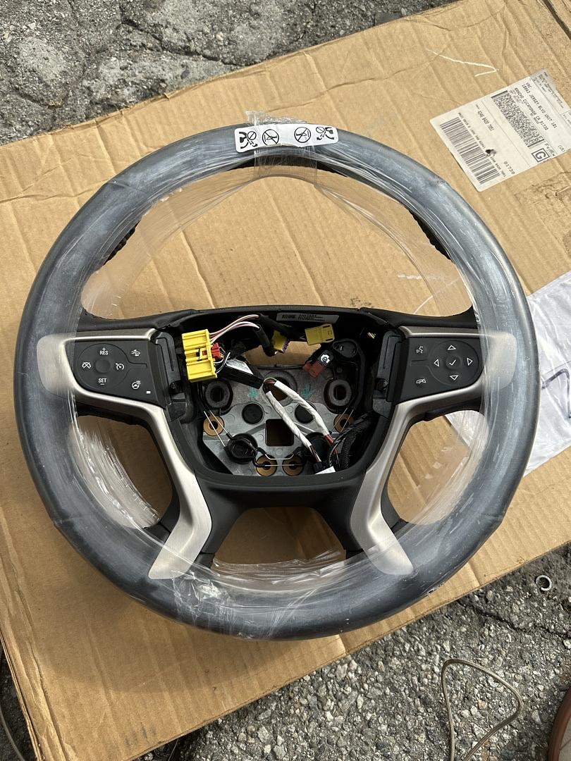 GM# 17 GMC Acadia Steering Wheel