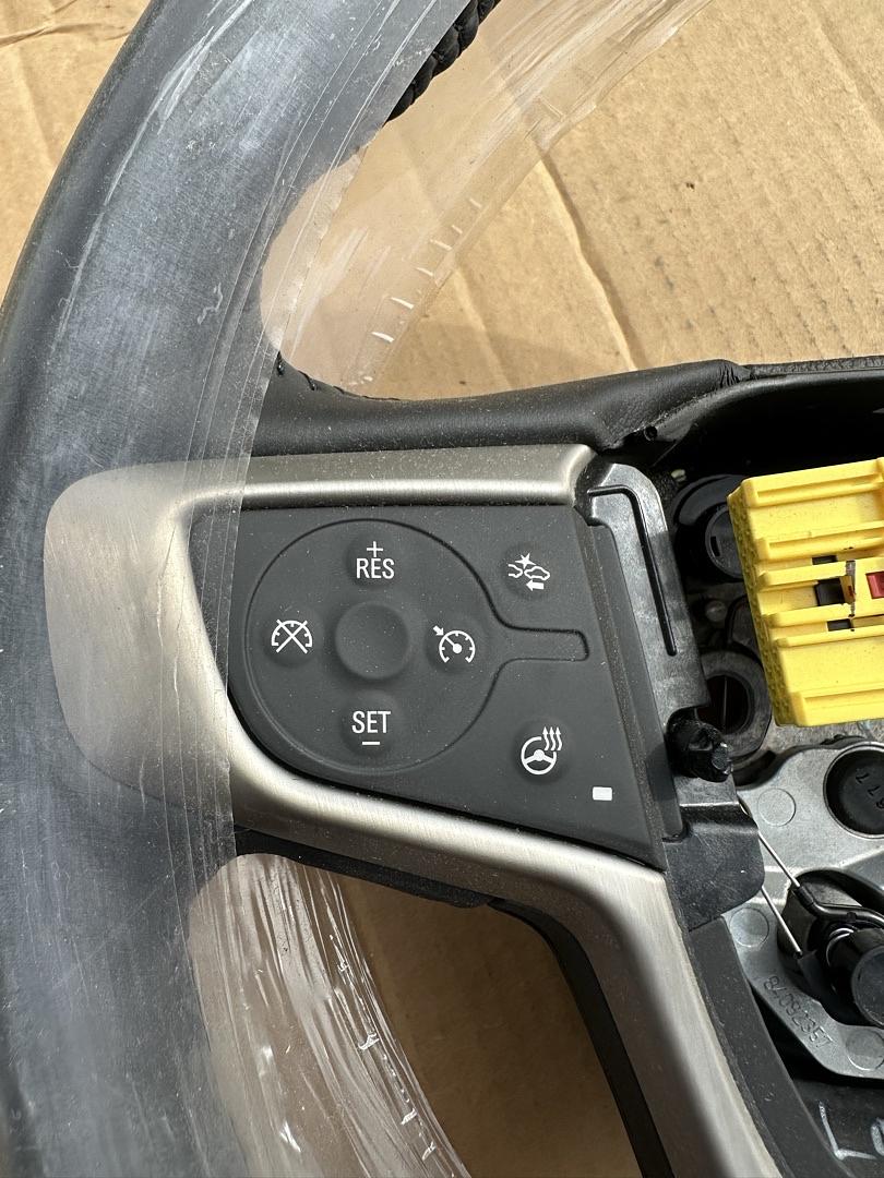 84139372 | GM# 17 GMC Acadia Steering Wheel