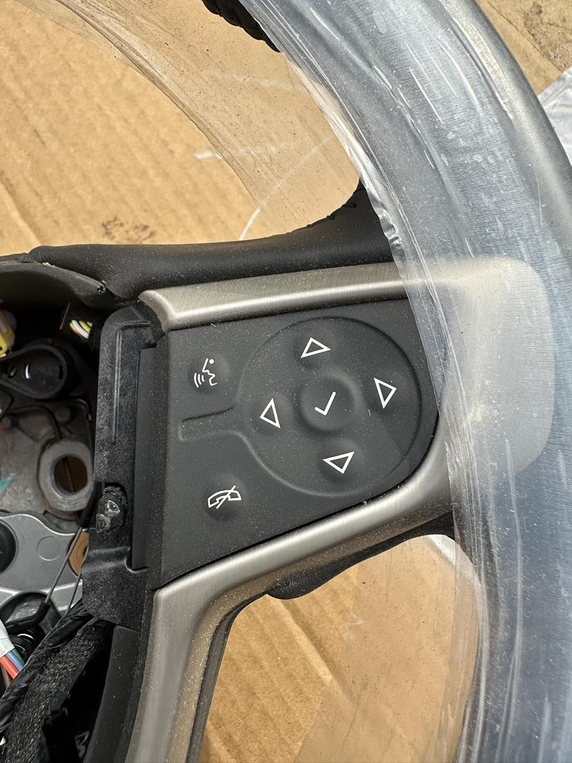 84139372 | GM# 17 GMC Acadia Steering Wheel