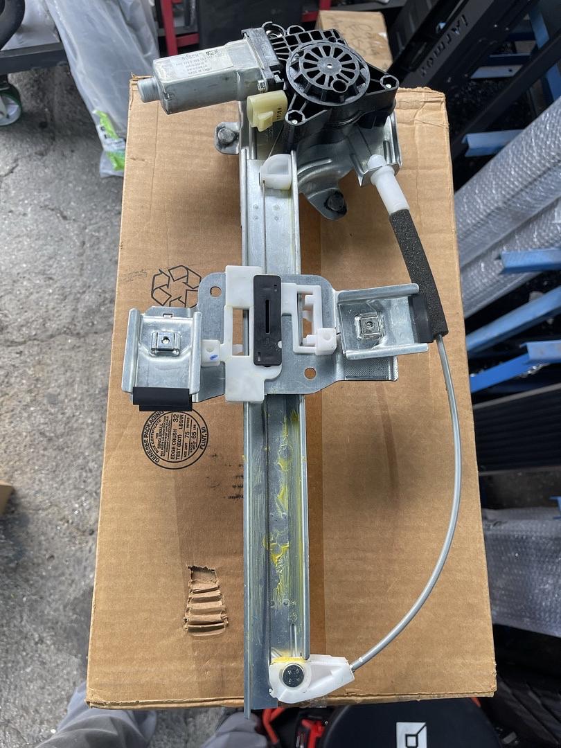 GM# Rear Passenger Side Power Window Regulator and Motor Assembly
