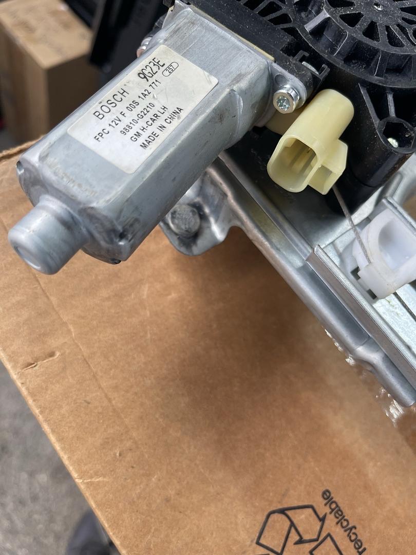 15231244 | GM# Rear Passenger Side Power Window Regulator and Motor Assembly