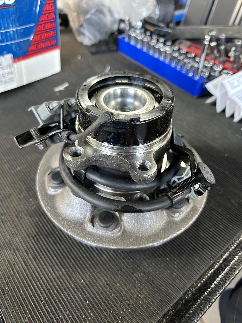 19346054 | GM# Front Driver Side Wheel Hub and Bearing Assembly