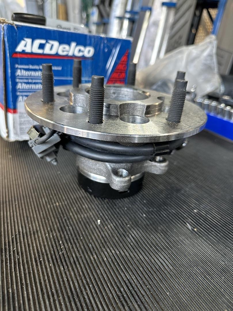19346054 | GM# Front Driver Side Wheel Hub and Bearing Assembly