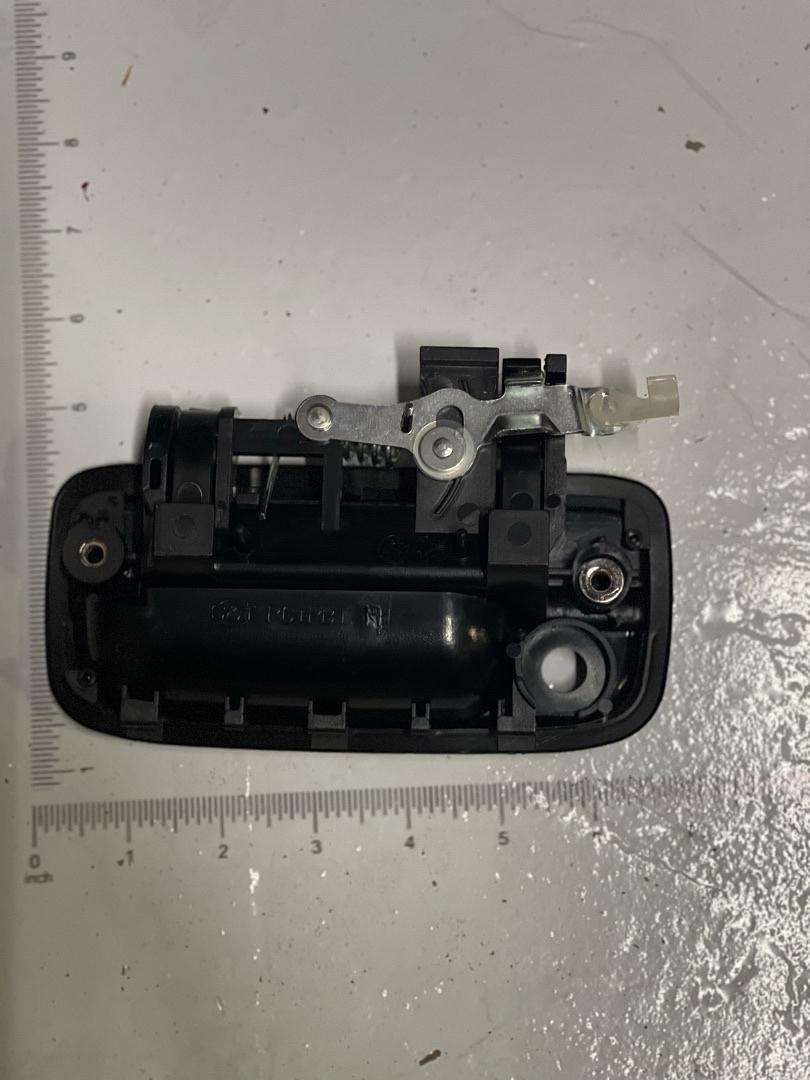 95-04 TOYOTA TACOMA PASENGER SIDE HANDLE WITH KEY HOLE