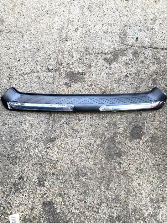 16-17 HONDA CIVIC 4-DR SEDAN REAR BUMPER PROTECTOR/COVER