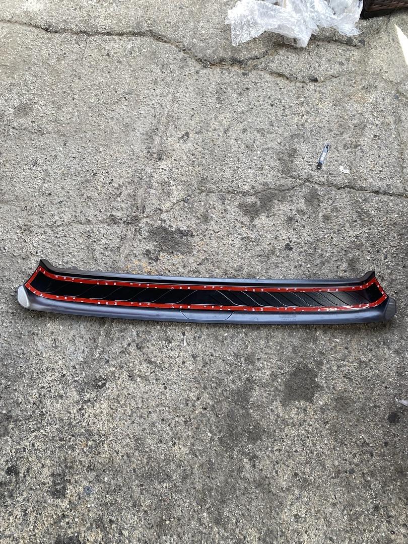 16-17 HONDA CIVIC 4-DR SEDAN REAR BUMPER PROTECTOR/COVER