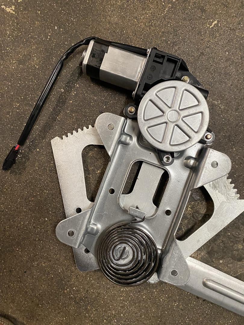 1988-2000 BLAZER / C1500 / C2500 / C3500 / K1500 / K2500 / K3500 /TAHOE/YUKON FRONT LEFT DRIVER SIDE POWER WINDOW REGULATOR & MOTOR ASSEMBLY