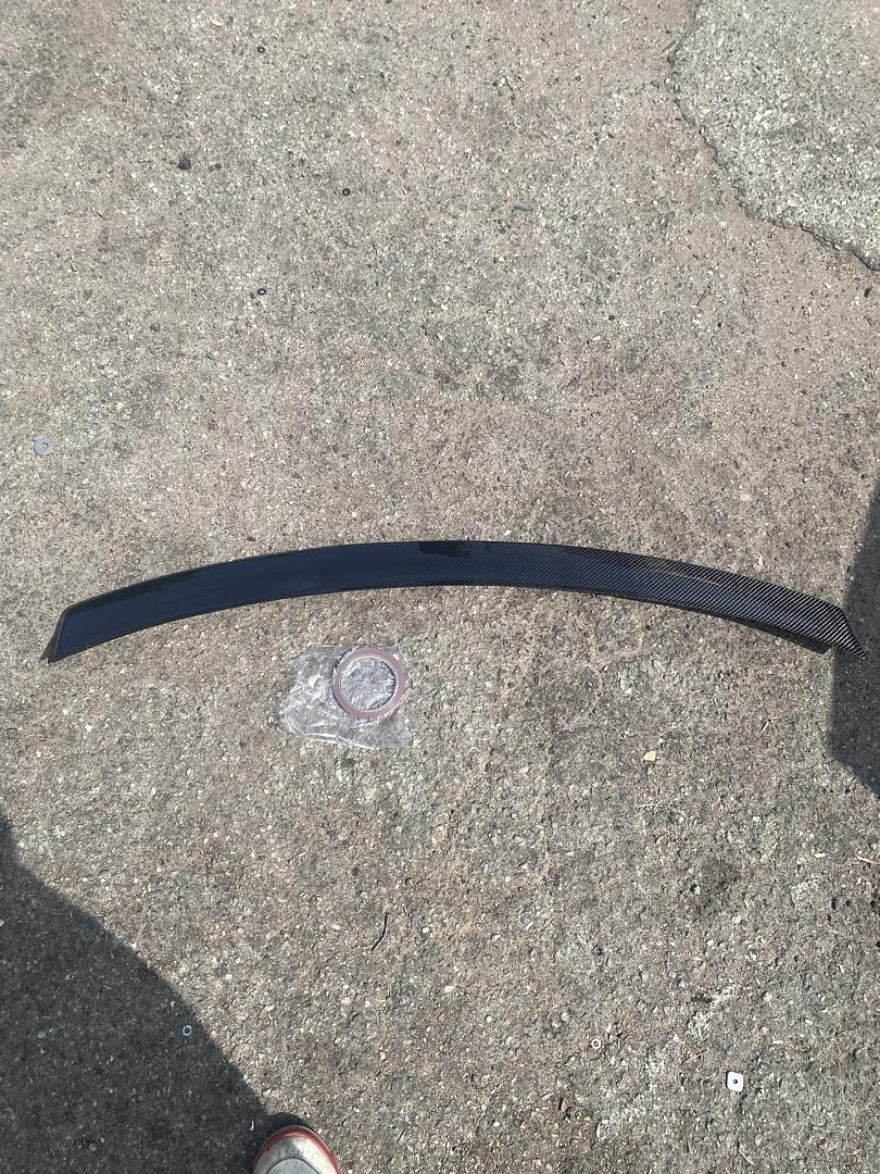 2008-2014 MERCEDES C-CLASS SEDAN MODELS BLACK CARBON FIBER REAR TRUNK LID SPOILER