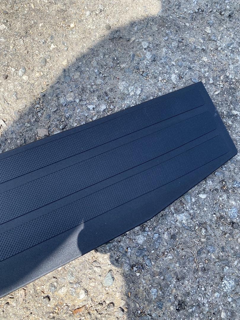 17-22 F-250/F-350 SUPER DUTY TAIL GATE MOLDING