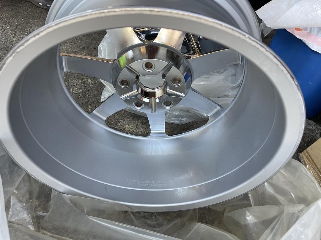 8896777 | GM Corvette C6 18” Chrome Rims 18x8.5” GM original
