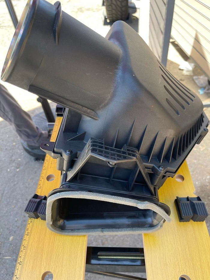 84008589 | GM 16-22 Chevy Camaro Air cleaner Air Intake