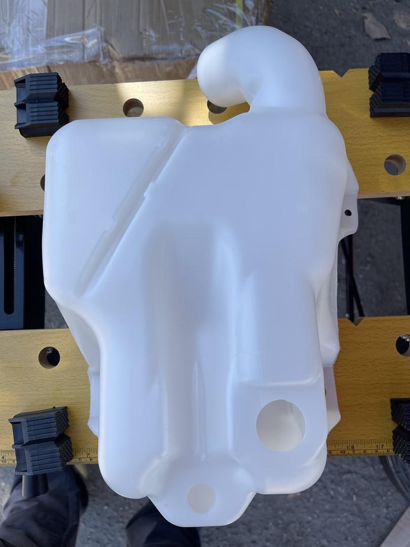 22711037 | GM 07-09 Saturn Aura /08-12 Chevy Malibu/ 05-10 Pontiac G6 Container , Windshield Washer Solvent